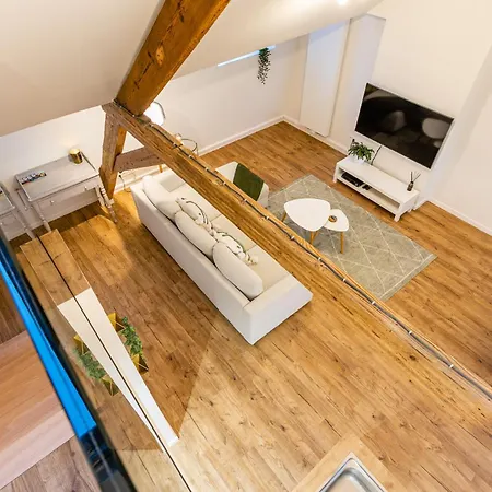 Loft Apartment *